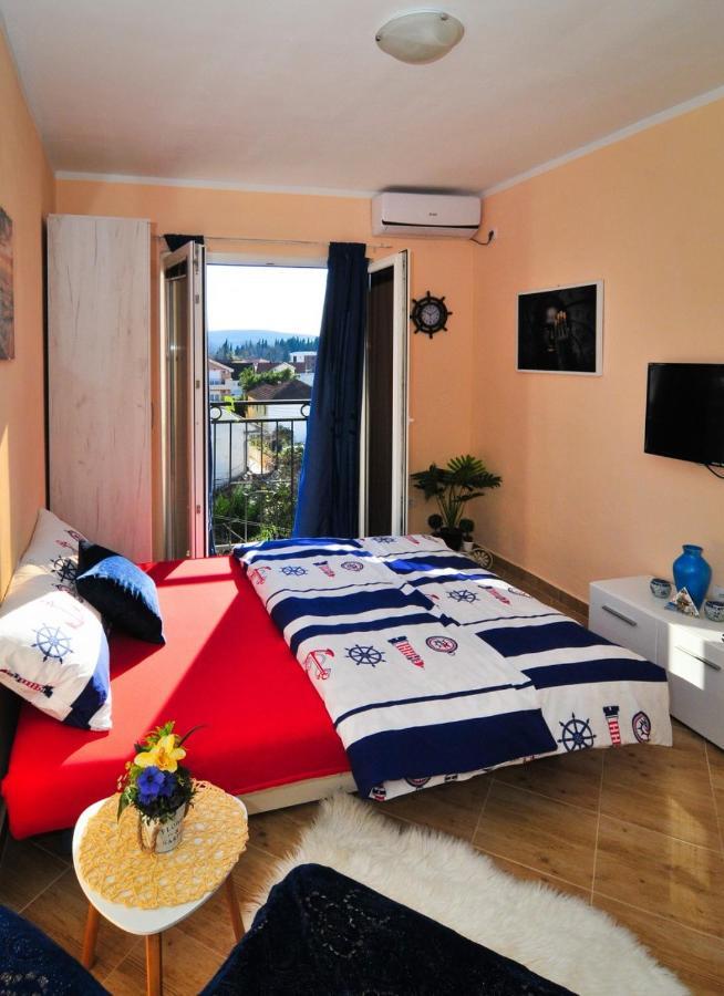 Apartments M&T Тиват Екстер'єр фото